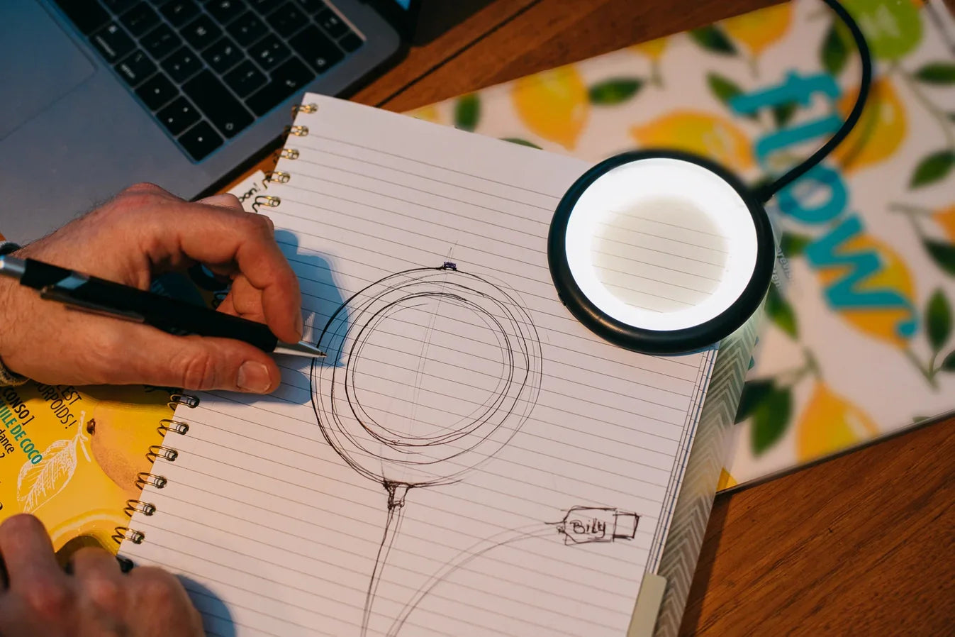 Tragbare All-In Nomad Lampe Bily | Immer mit dabei