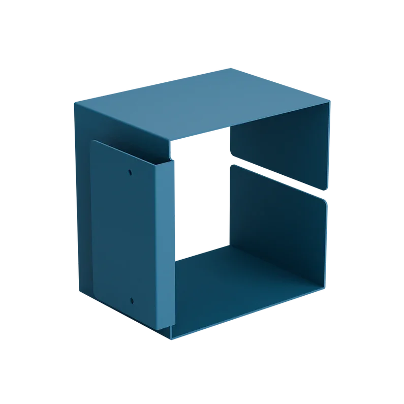 Ein modernes, blaues Würfelregaldesign aus Metall mit offenen Seiten, geeignet zur Präsentation oder Aufbewahrung und mit minimalistischer Ästhetik.